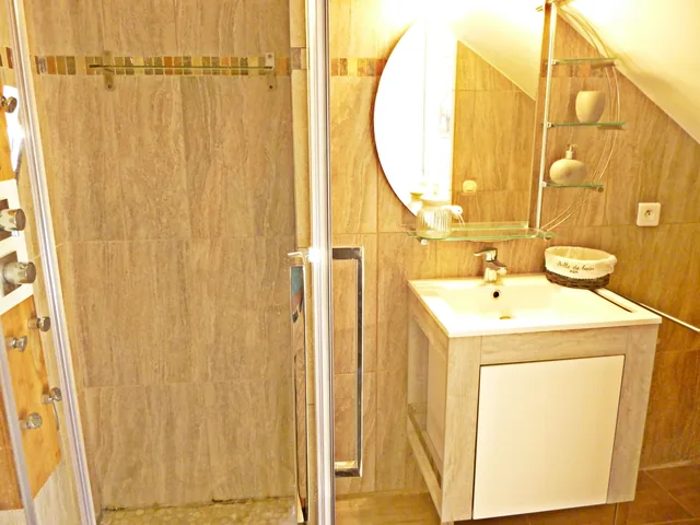 Salle d eau de la chambre la Savane