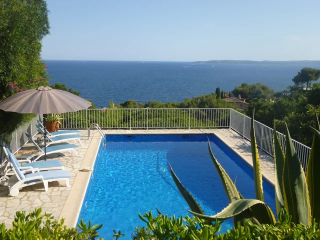 Vue de la terrasse du rez-de-jardin